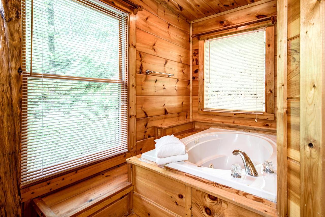 Cabin Of Dreams, 3 Bedroom Water View, Wifi, Hot Tub, Pool Table, Sleep 8 Sevierville Zewnętrze zdjęcie