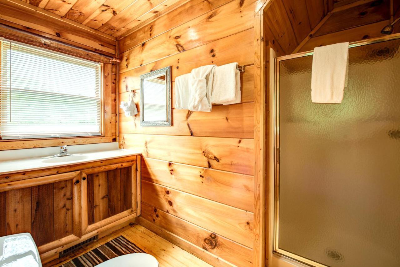 Cabin Of Dreams, 3 Bedroom Water View, Wifi, Hot Tub, Pool Table, Sleep 8 Sevierville Zewnętrze zdjęcie