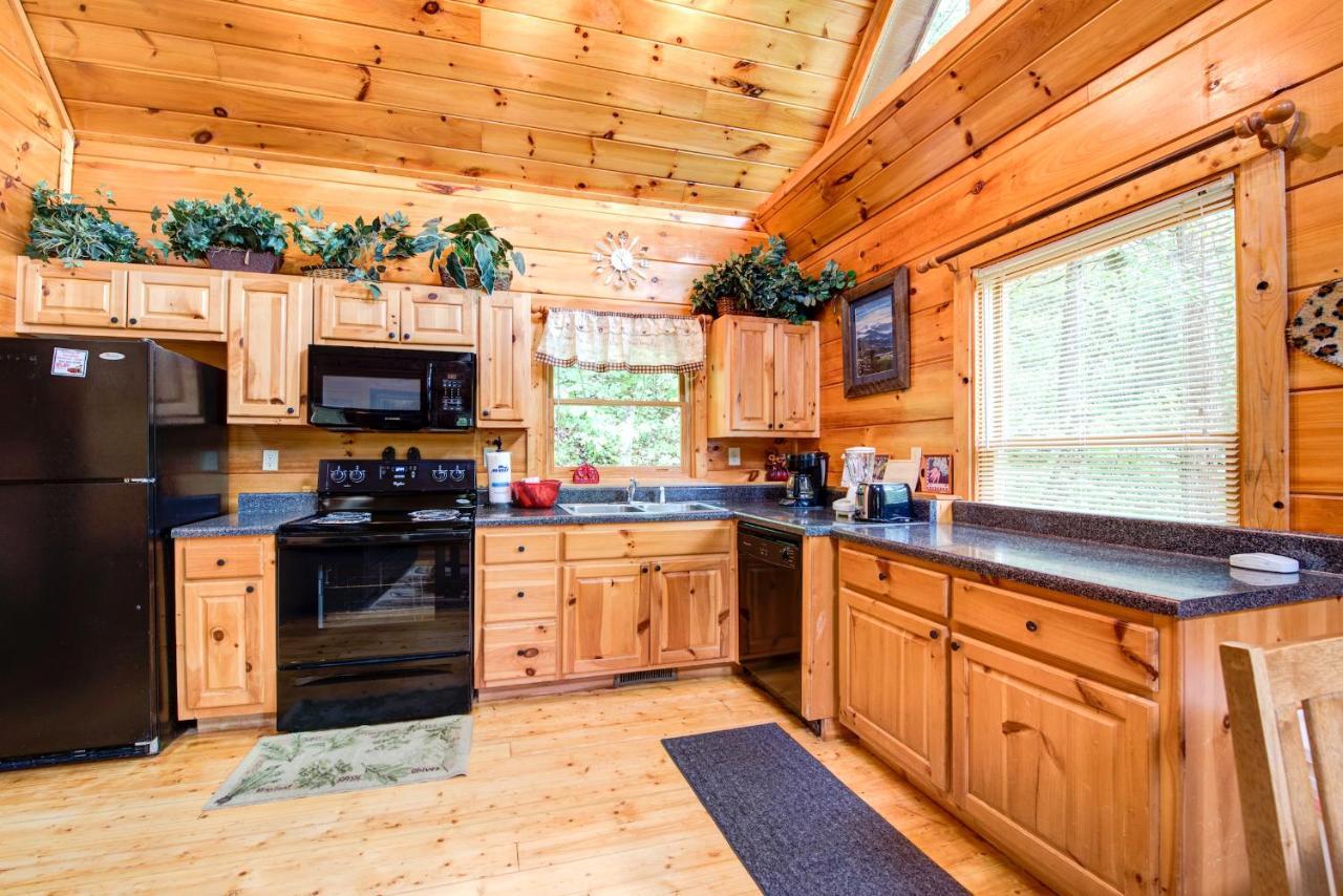Cabin Of Dreams, 3 Bedroom Water View, Wifi, Hot Tub, Pool Table, Sleep 8 Sevierville Zewnętrze zdjęcie